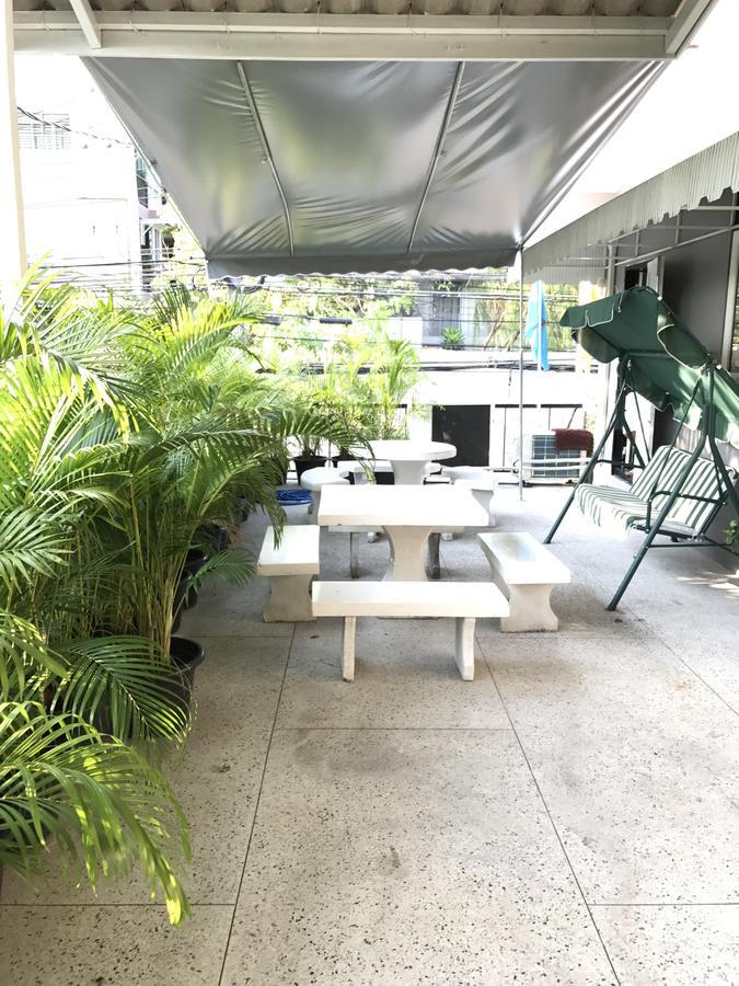 Add Home Hostel Vipavadee 42 Bangkok Exterior foto